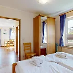 Haus Moewe 02, Binz Apartamento *
